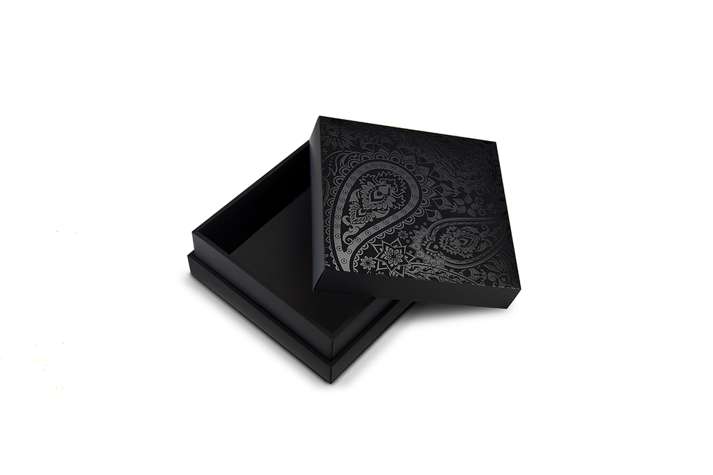 Black removable lid box with pattern printed on the cover of the box 